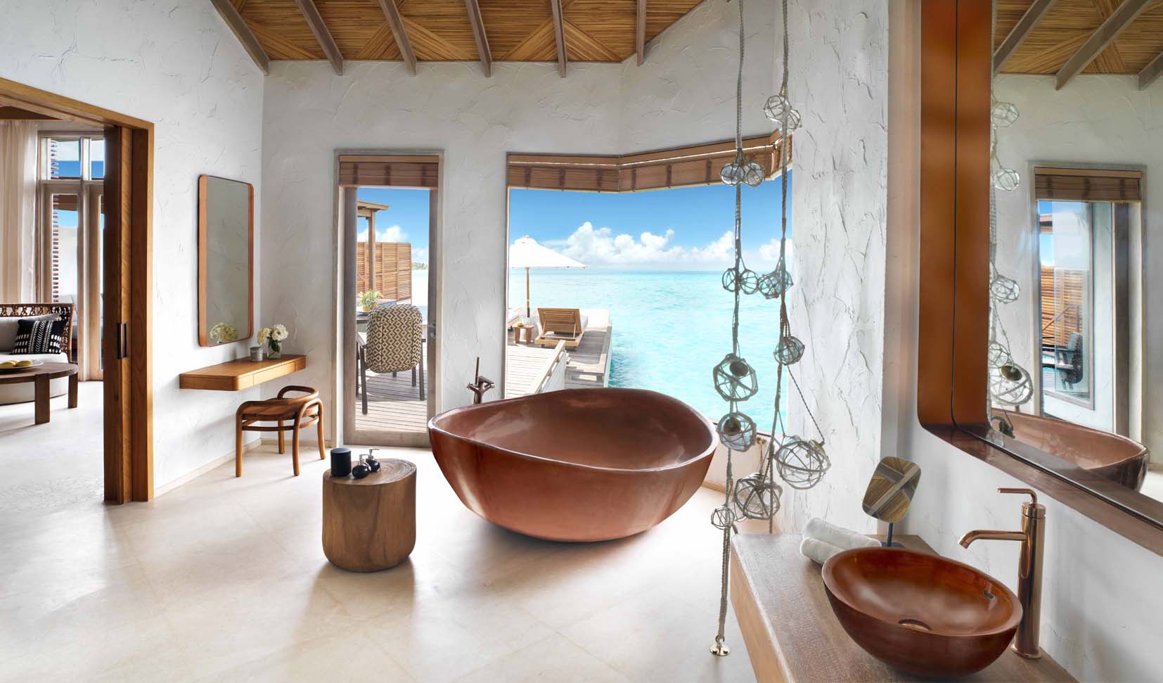Fairmont-Maldives-Sirru-Fen-Fushi Sirru Fen Fushi - overwater villa bathroom